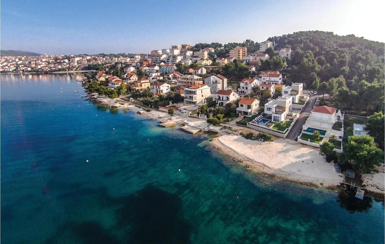 Amazing Home In Okrug Gornji With Wifi Trogir