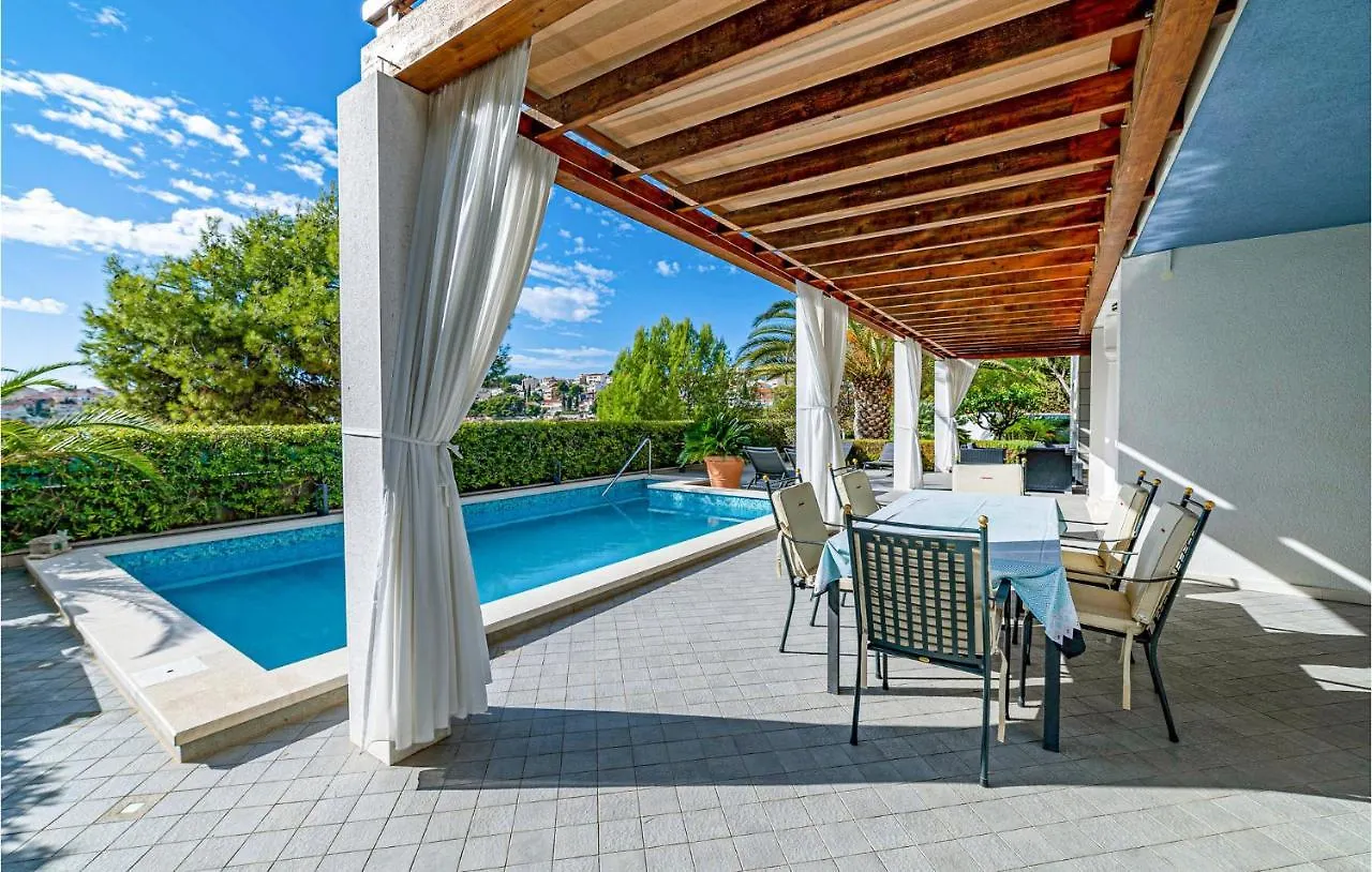 Holiday home Amazing Home In Okrug Gornji With Wifi Trogir
