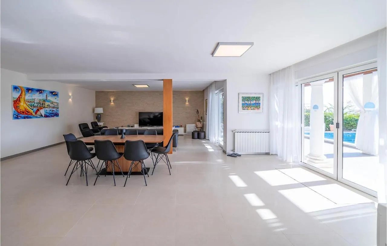 Amazing Home In Okrug Gornji With Wifi Trogir Croatia